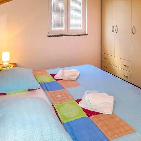Maja - Srd420 Apartmán *